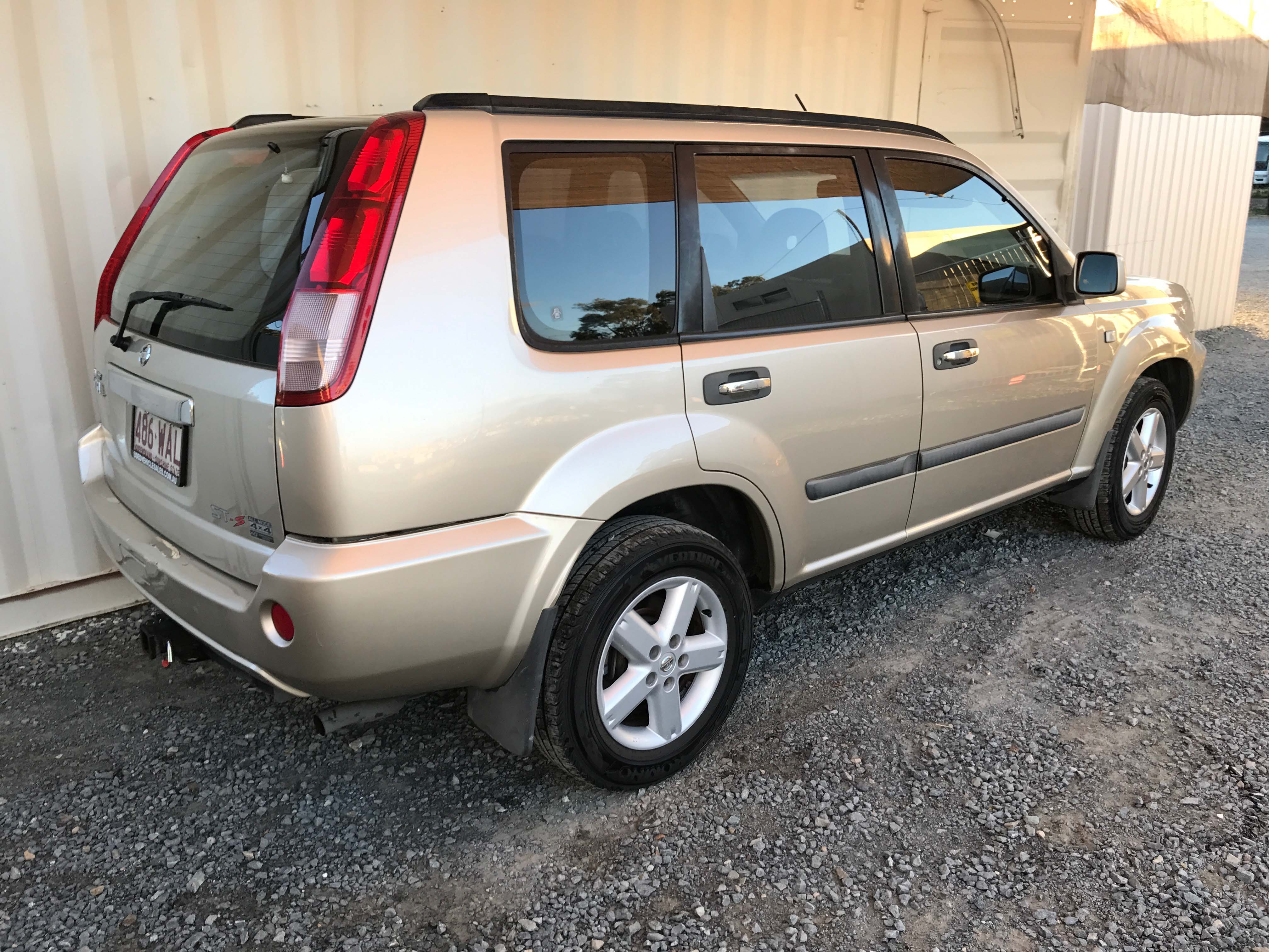 (SOLD) Excellent condition STS 4x4 SUV Nissan XTrail 2006 Used