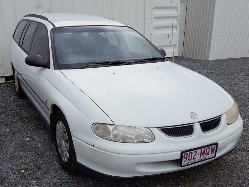 Holden Commodore 2000 White 1 Used Vehicle Sales