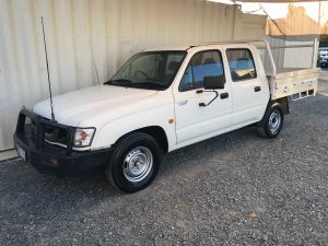 cheap-cars-2004-toyota-hilux-dual-cab-white-for-sale-3