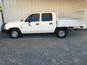 cheap-cars-2004-toyota-hilux-dual-cab-white-for-sale-4