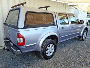 Dual Cab Ute Holden Rodeo 2004 Grey