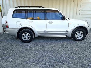 Mitsubishi Pajero Exceed 2000 White