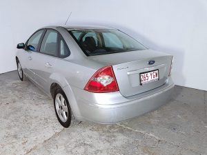 Automatic 4cyl Ford Focus Sedan 2005 Silver