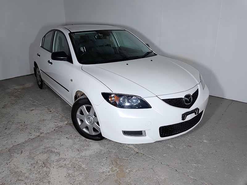 Automatic 4cyl Mazda 3 Sedan with Low KMs 2007 White
