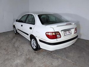 Automatic Sedan Nissan Pulsar 2002 White